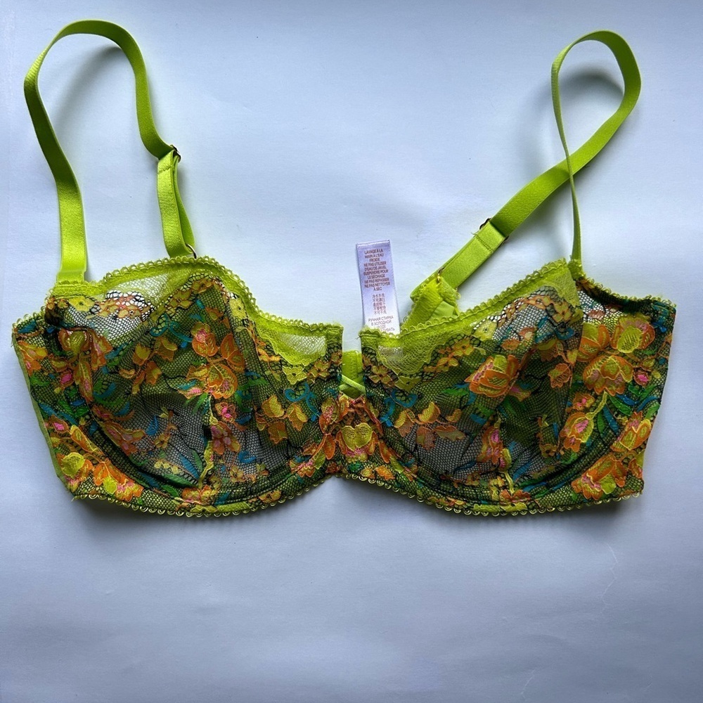 Savage x fenty SWEETHEART LACE BALCONETTE
BRA floral green 36dd - Picture 3 of 6